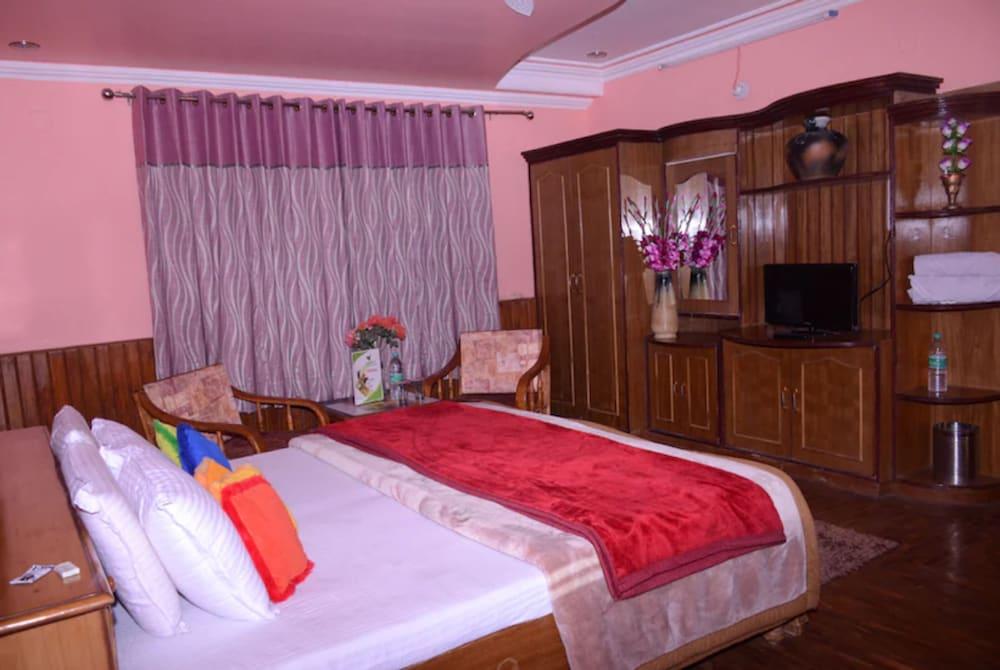 Goroomgo Chandwick View Shimla