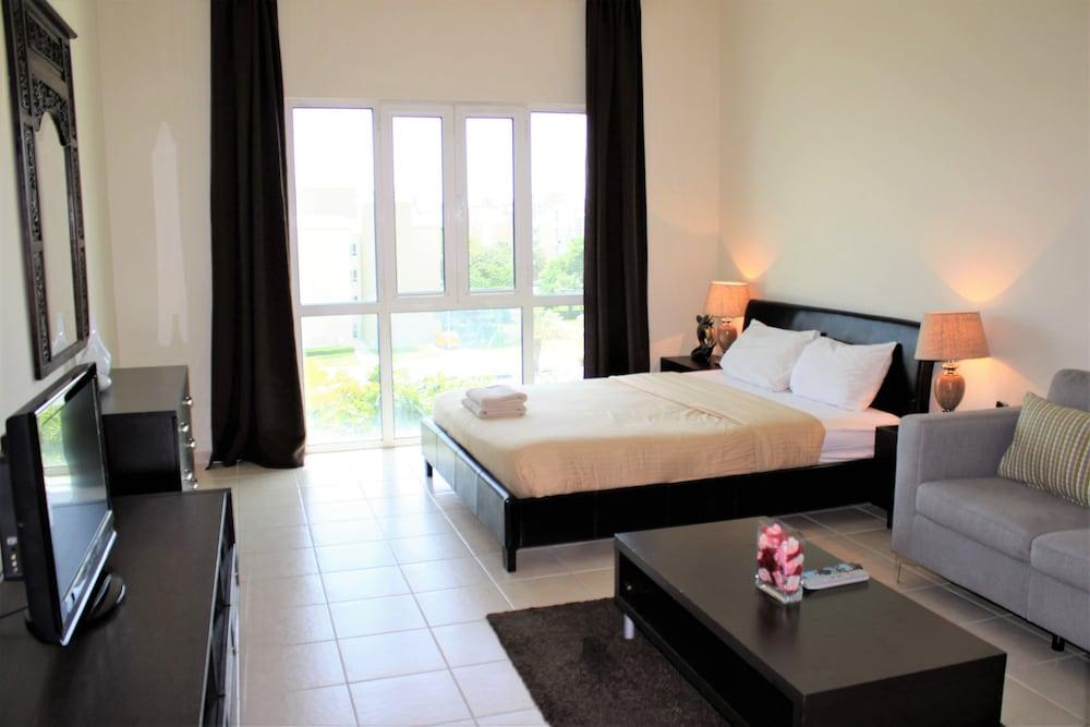 KSLV - Furnished Studio