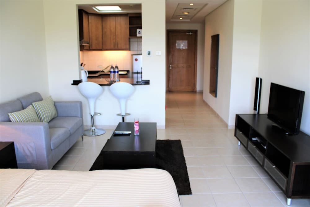 KSLV - Furnished Studio