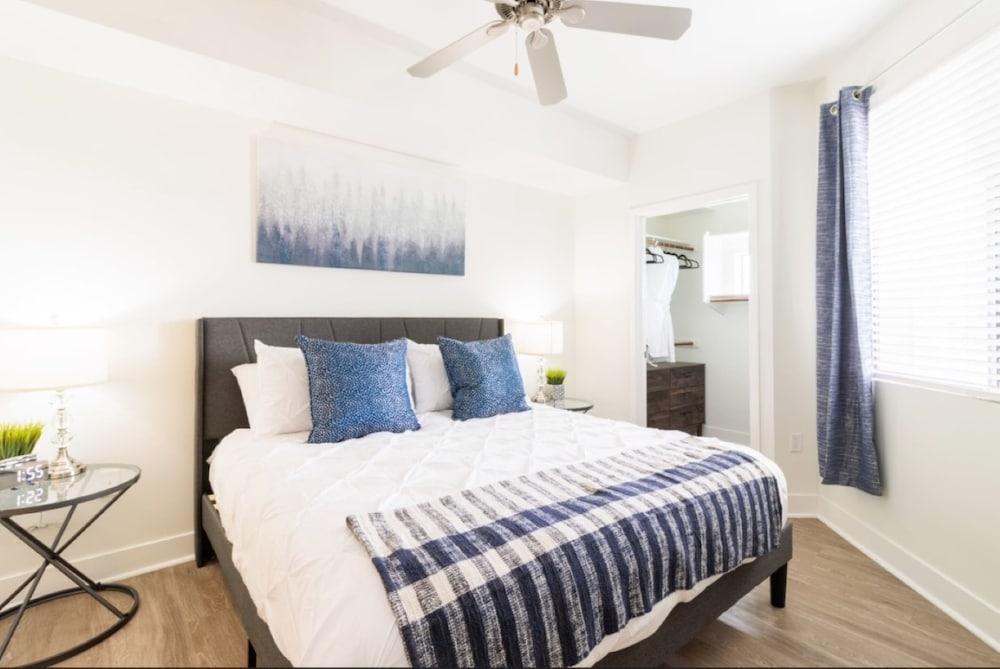 5 Mi to DT-Close to Shops-Dinin&Parking 3012