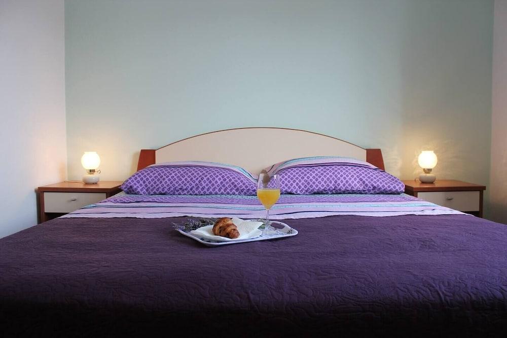 Sea View Apartment Ruza, Sleeps 4