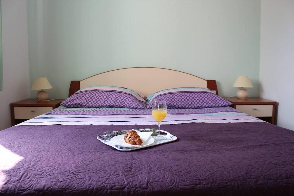 Sea View Apartment Ruza, Sleeps 4