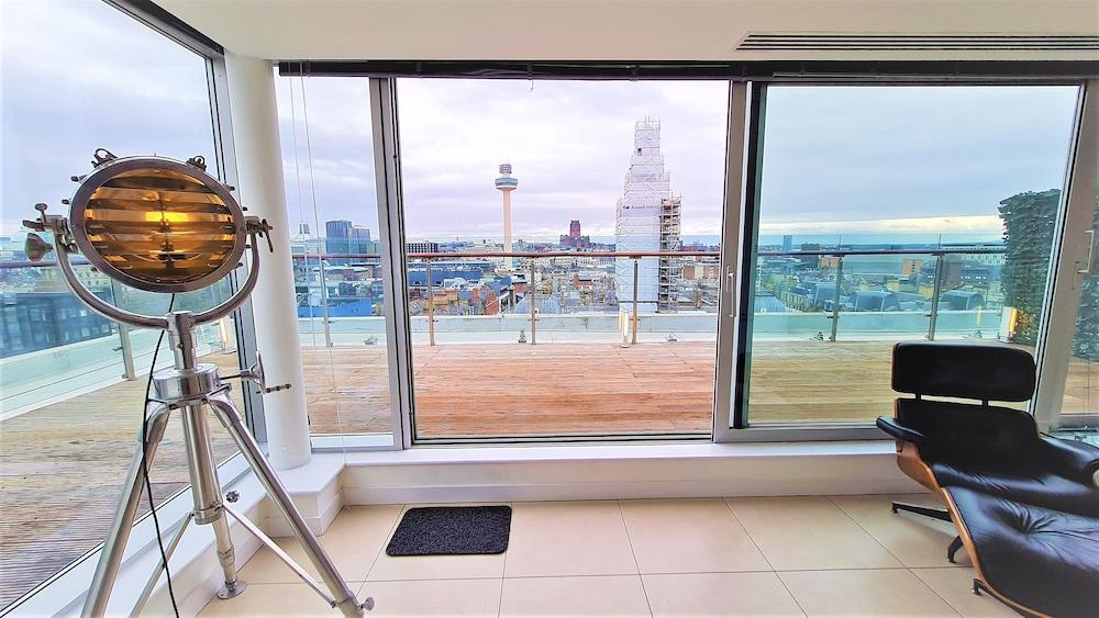 2 Bedroom Penthouse with Parking