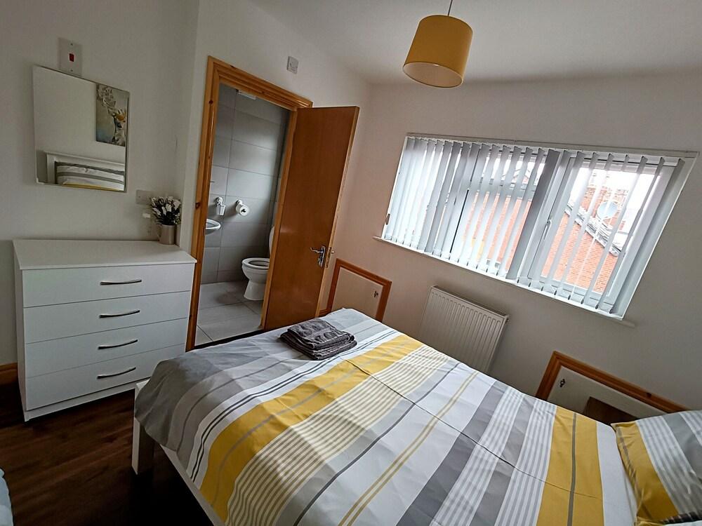 Homebird Property - Conway House