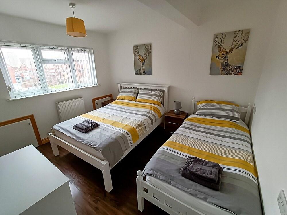 Homebird Property - Conway House