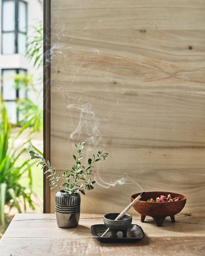 Susurros del Corazón, Auberge Collection