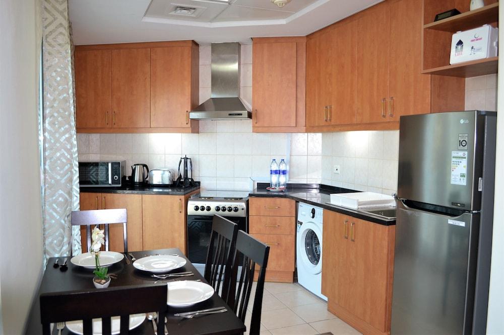 MCLN - Spacious Furnished Studio