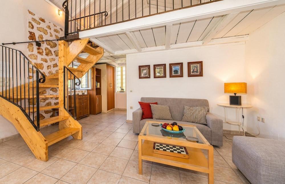 Amalthia Cottage in Vathy