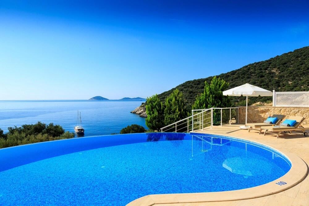 Korsan Guney in Kalkan Belediyesi