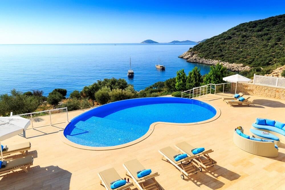 Korsan Guney in Kalkan Belediyesi