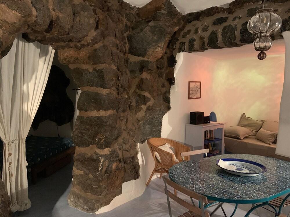 Dammuso Romantic Retreat