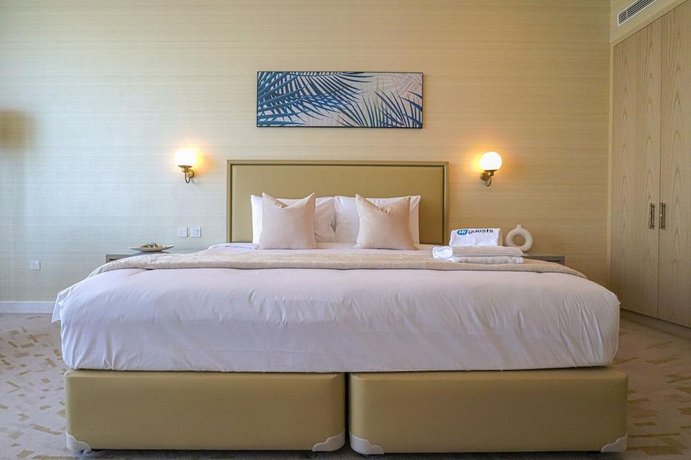 HiGuests - The Palm Tower