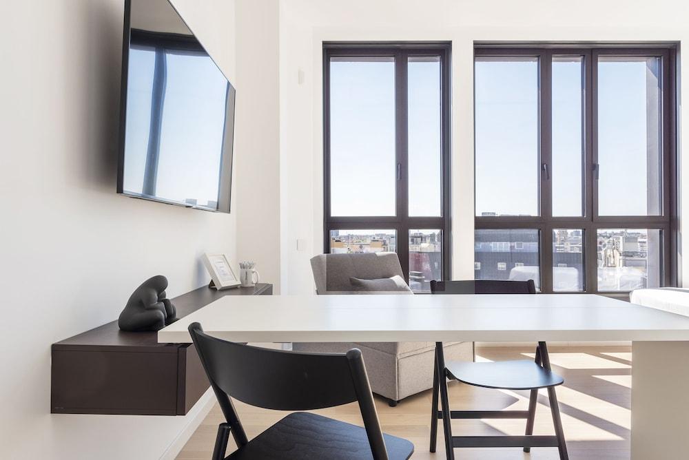 easyhomes - Central Tower