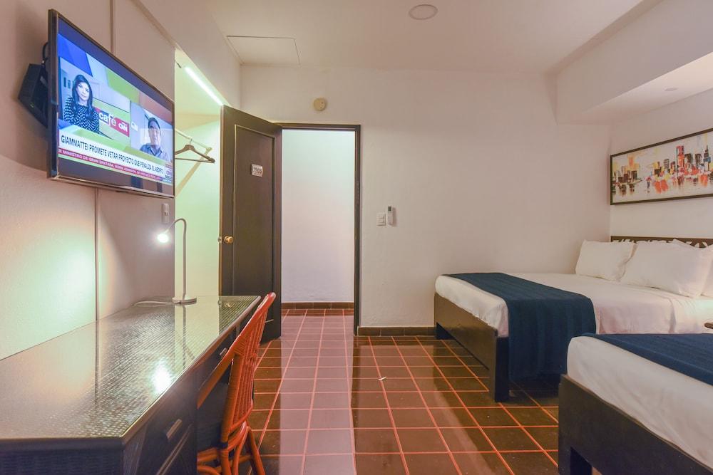 PH 19 Guesthouse Hotel in Gazcue