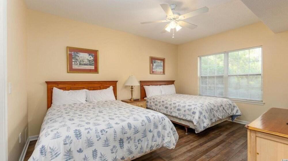 4595 Girvan Drive Legends