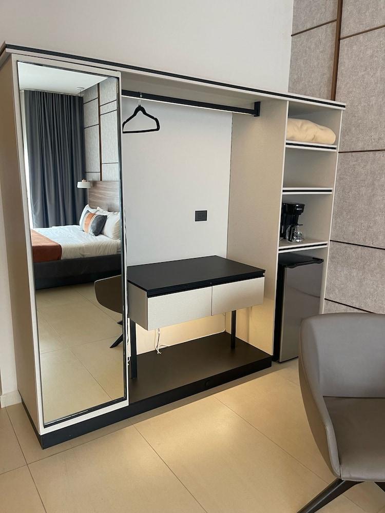 Hotel Casino Grand Vía Dorada