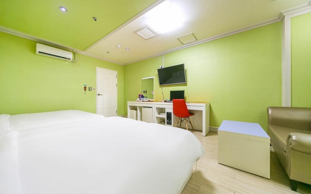 Andong Okdong Hayanseong