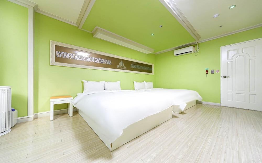 Andong Okdong Hayanseong