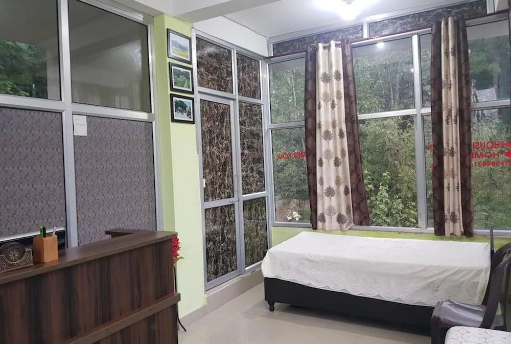 Goroomgo Veekay Regency Bengaluru