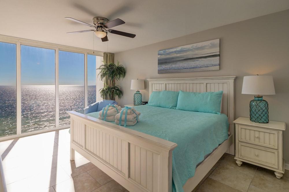 Amazing Views! Newly Listed! Family Friendly Unit! Resort Pools!