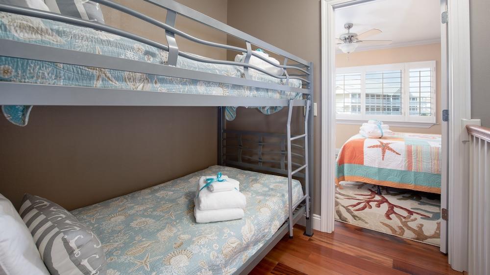 Beautiful Townhome Right On The Gulf - Get Ready To Relax!