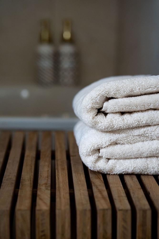 Bright and Clean Rothchild Quarter