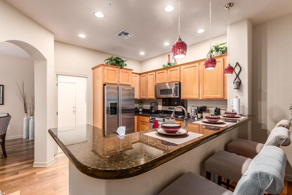 87th #1049 Scottsdale 2 Bedroom Townhouse by Redawning