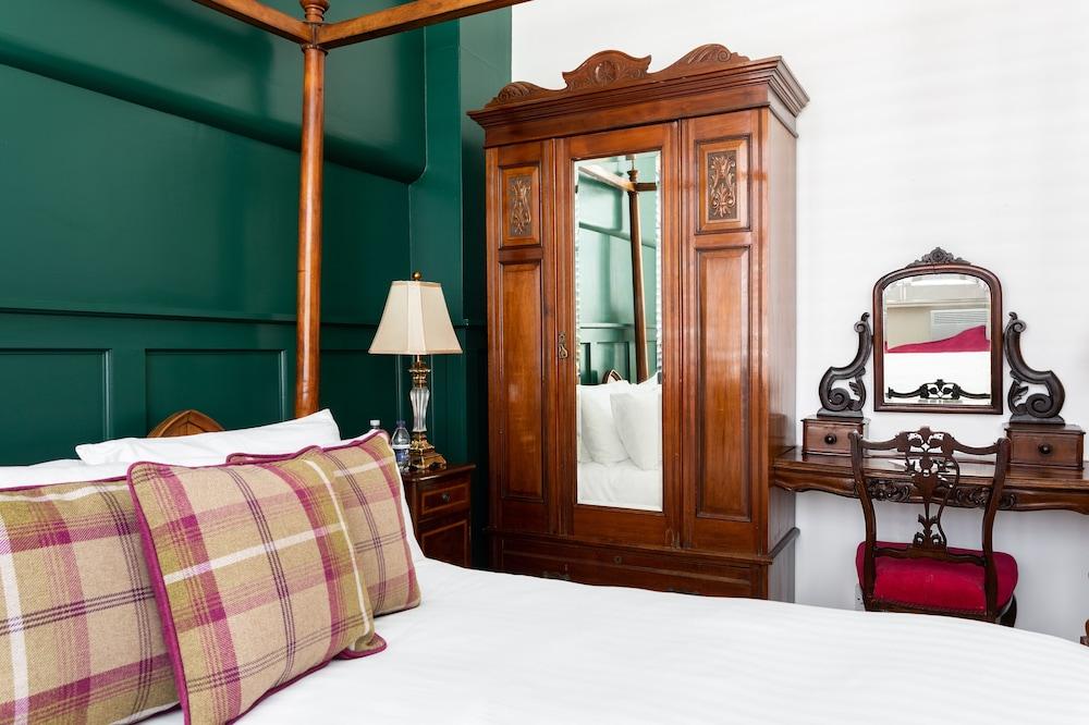 Staycations Maldon Suites