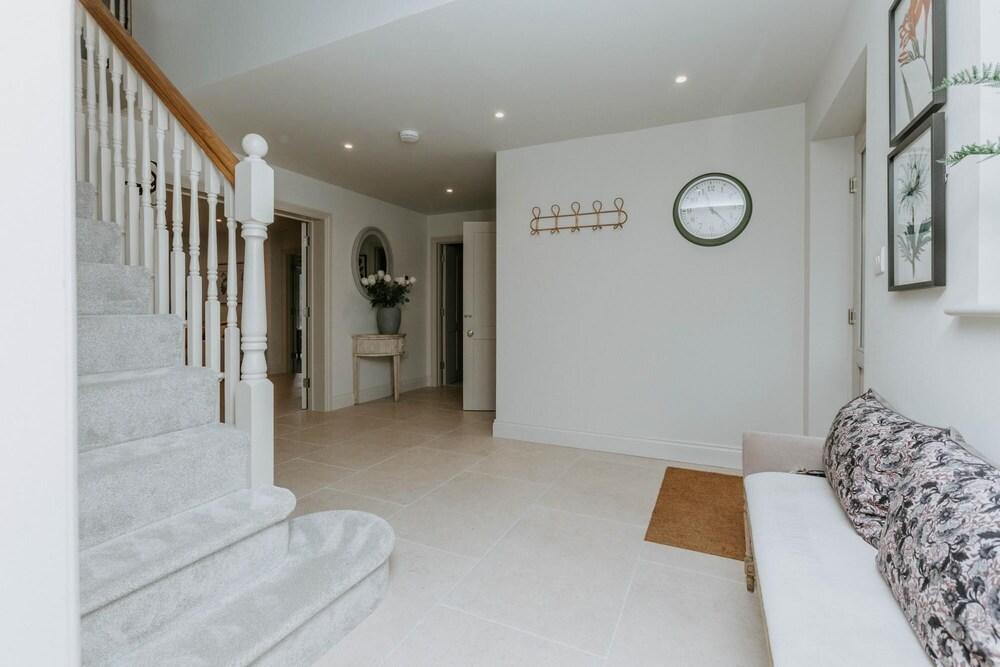 The Dragonfly - Central 2 Bedroom House