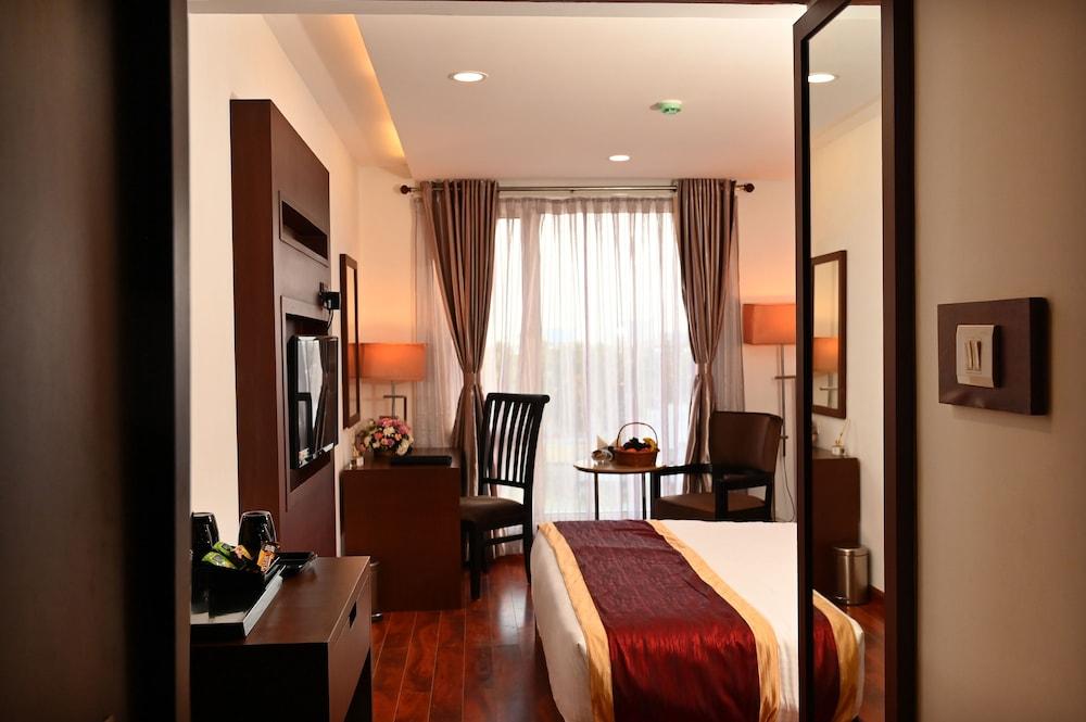 Raaj Bhaavan Clarks Inn Chennai