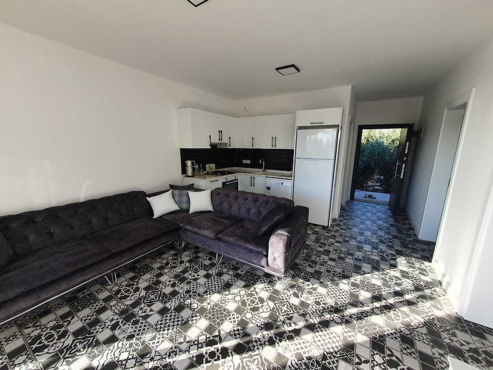 MY SARANDA TATİL EVLERİ