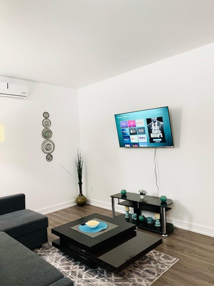 Luxurious and Peaceful Townhouse