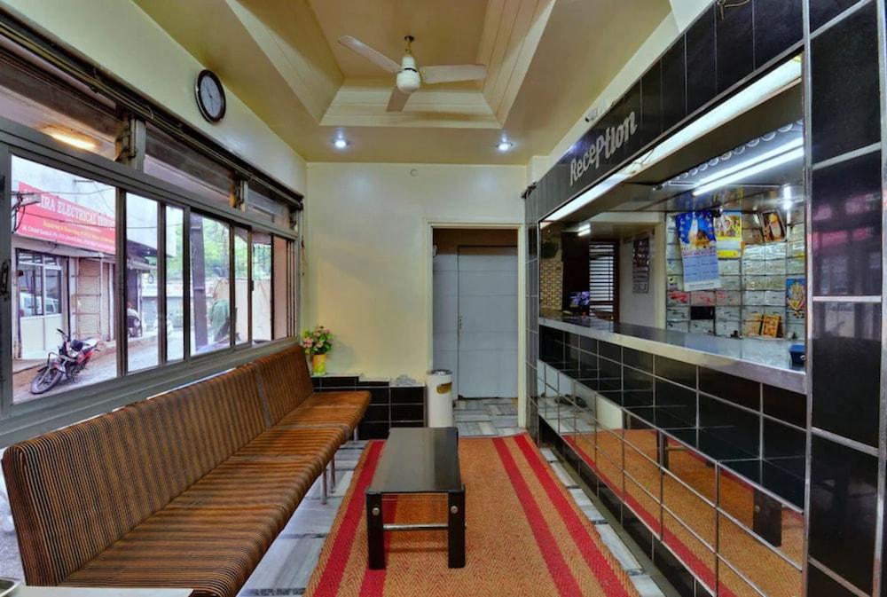 Goroomgo Ashta Lakshmi Tourist Indore