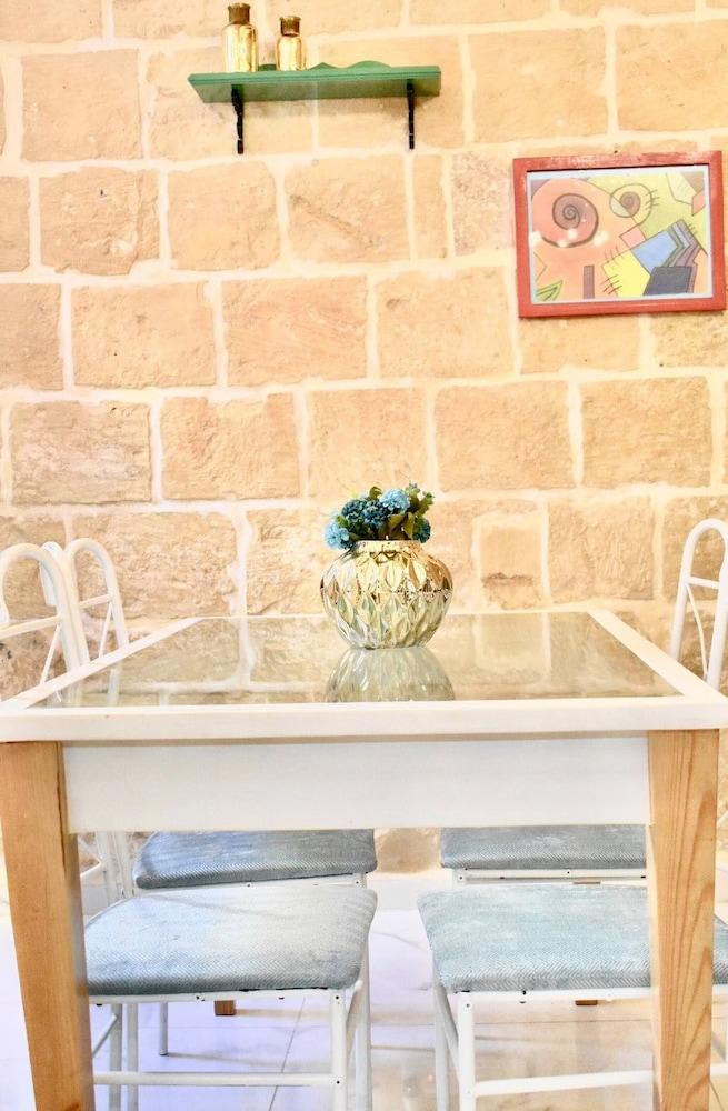 Compact And Cheerful House Close To Valletta