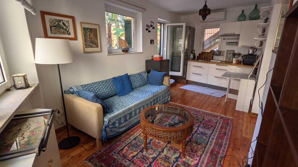 Cosy 1-bed Studio Apartment in Roma