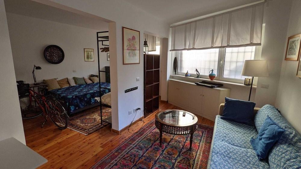 Cosy 1-bed Studio Apartment in Roma