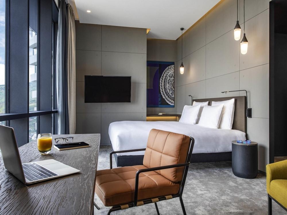 Pullman Tbilisi Axis Towers