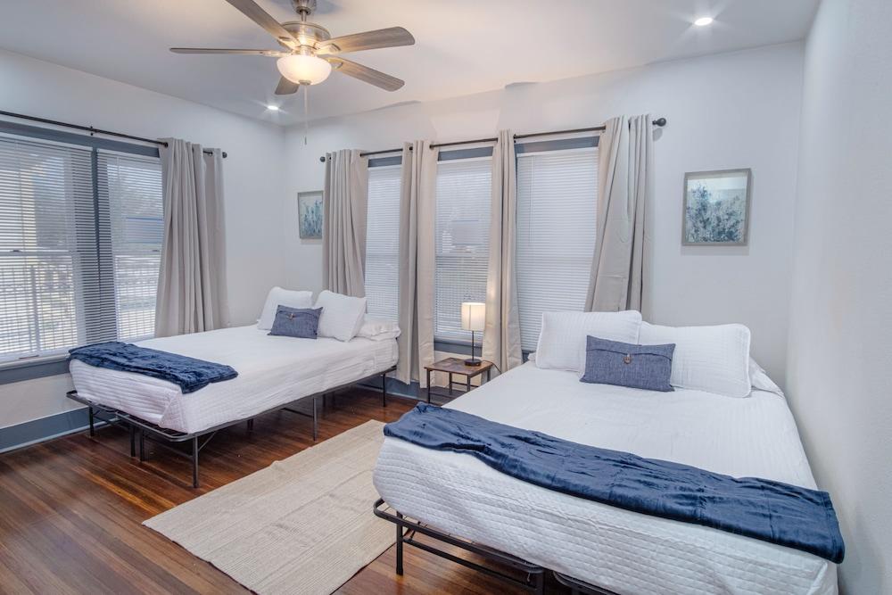 Vibrant Fully Gated 2br/2ba 4 Mins From Downtown