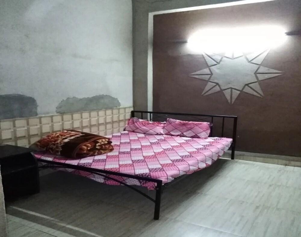 Goroomgo Sidhu Guest House Amritsar