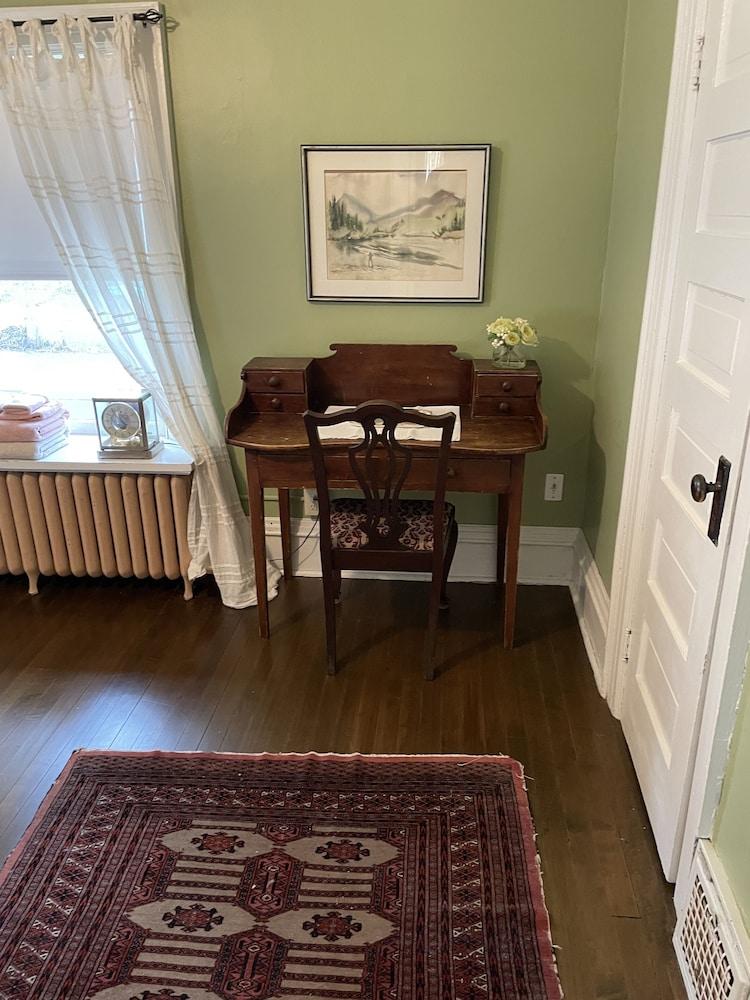 The Captain's House bed & breakfast