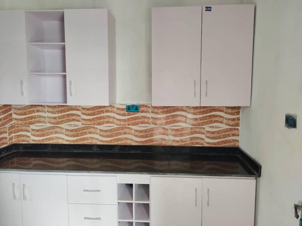 Beautiful 2-bed Apartment in Badore, First Unity