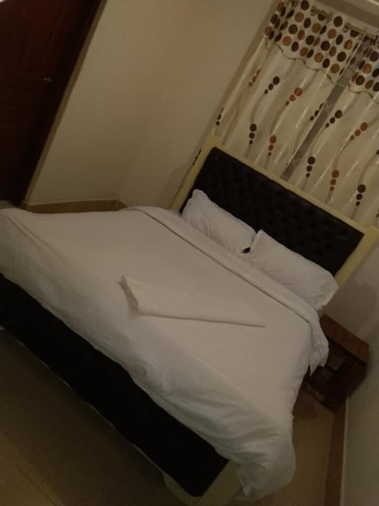 Stay.Plus Mara Holiday Homes