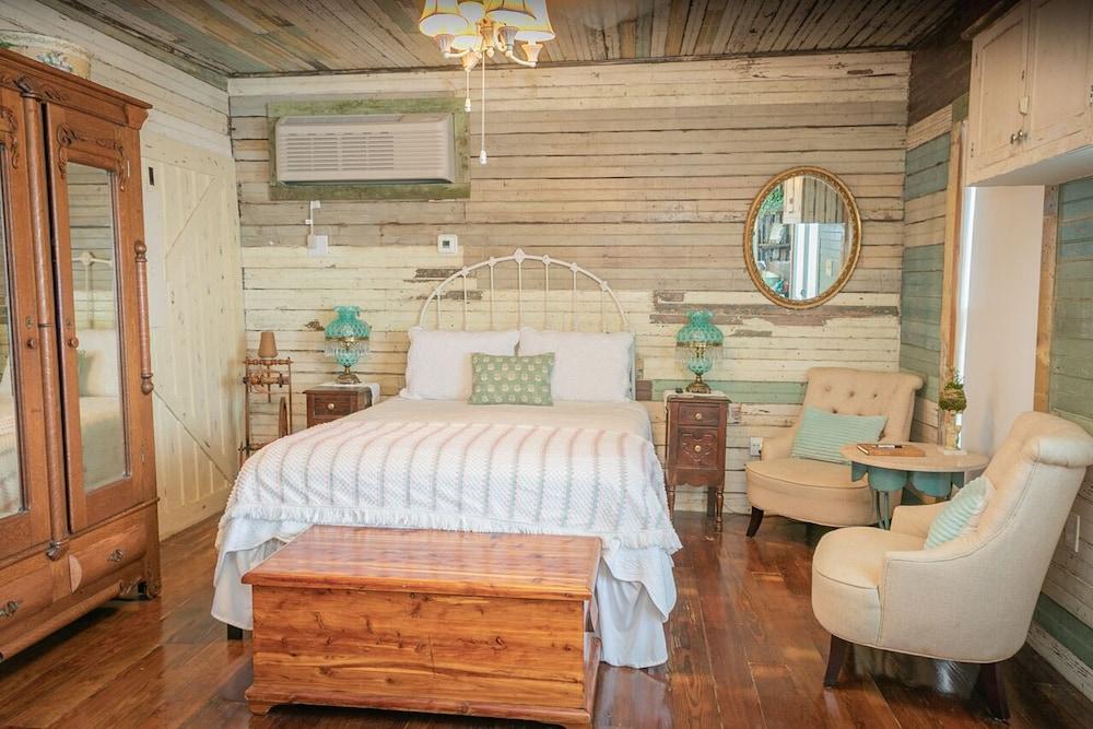 Adams League Historic Inn