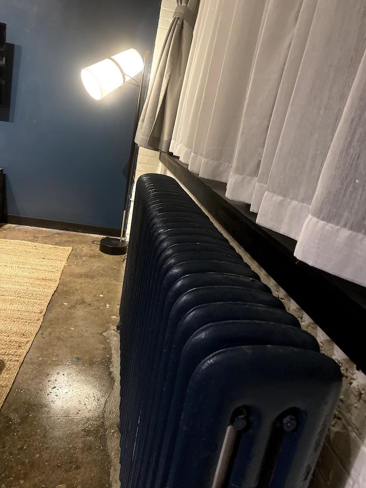 424 Gold Way-Apt 402, 2 Bed/1Bath