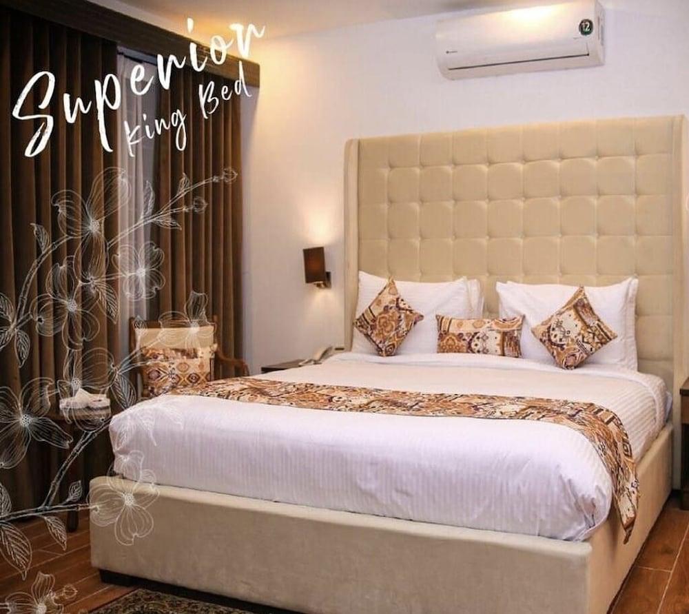 Grand Mongolia Hotel