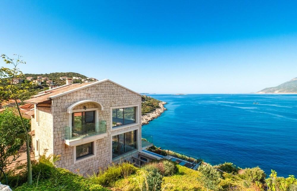 Lighthouse Loft Gunbatimi