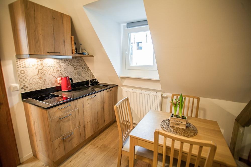 Luxury Suites Riverside Residence