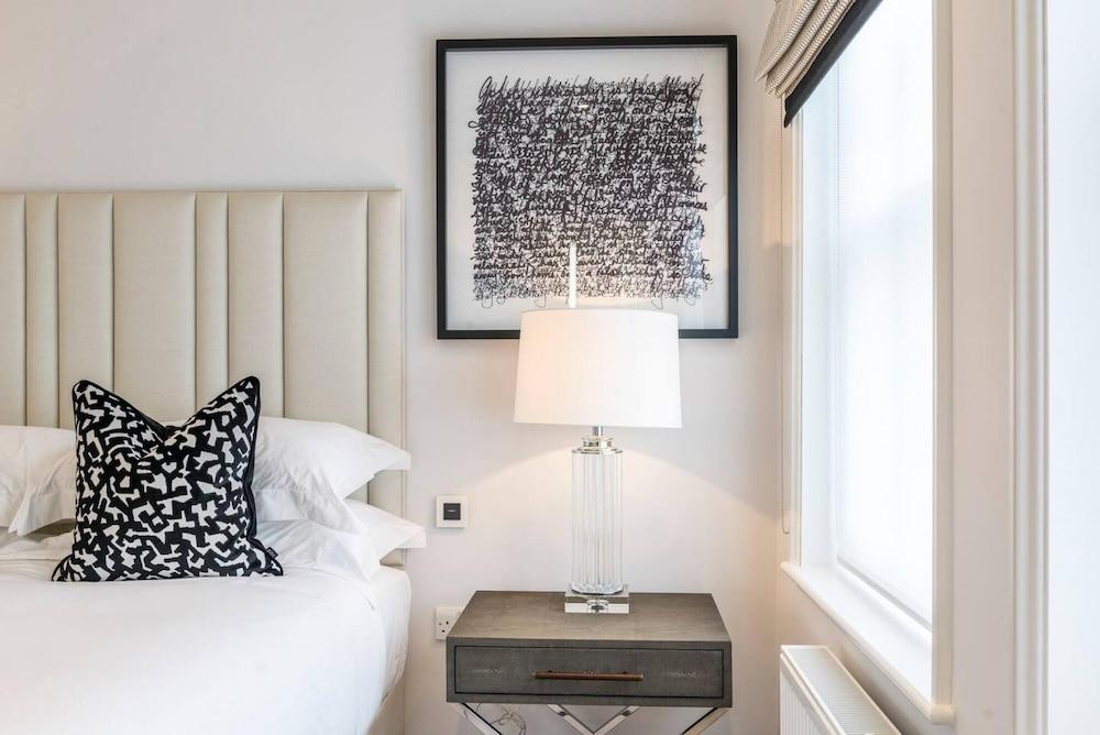 Light and Airy Central Three Bed Flat