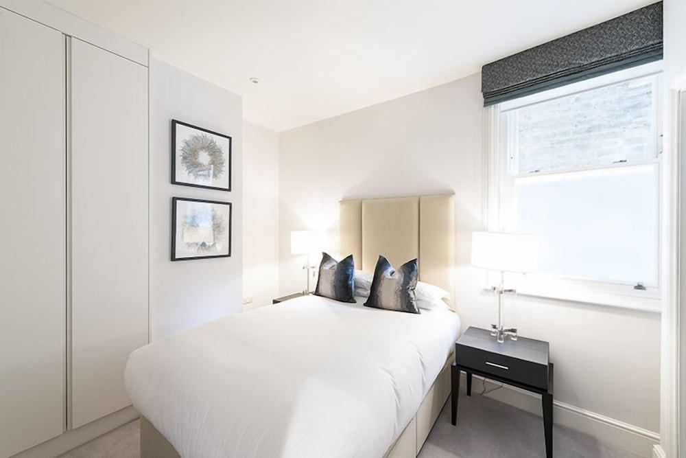 Luxury Three Bedroom - Flat 132 Lower Ground Floor