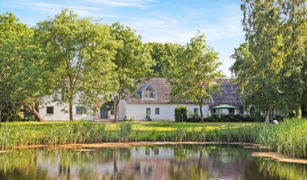 Østergård Kulter Bed & Breakfast